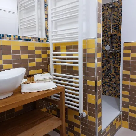 Dama Sul Mare Pensión Gaeta